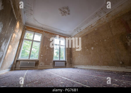 Home Renovierung - alte Wohnung Zimmer während der Restaurierung - Sanierung - Stockfoto