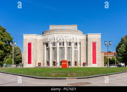 Die People's Theater (volksbuehne) im Berliner Bezirk Mitte, eine ikonische Theater erbaut 1913-1914 in der Nähe Rosa-Luxemburg-Platz, Berlin, Deutschland Stockfoto