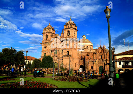 Cusco, Peru, 6. Mai 2018, die Kathedrale Basilika der Himmelfahrt der Jungfrau oder die Cusco Kathedrale an einem sonnigen Tag Stockfoto