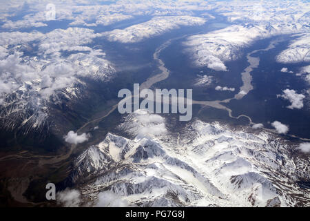 Eine Luftaufnahme von glazialen Abfluss und Flüsse in der icefieds der St. Elias Mountains mit Ursprung, Kluane Nationalpark, Yukon Territory, Kanada. Stockfoto