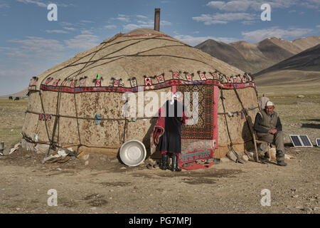 Kirgisische Jurte in der Nähe von Lake Zorkul geschützten Bereich, Kara Jilga, Tadschikistan Stockfoto