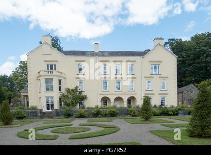 Aberglasney ist ein historisches Haus und Gärten zwischen Llandeilo und Camarthen. Es war in der BBC-Sendung "ein Garten in der Zeit verloren" empfohlene Stockfoto