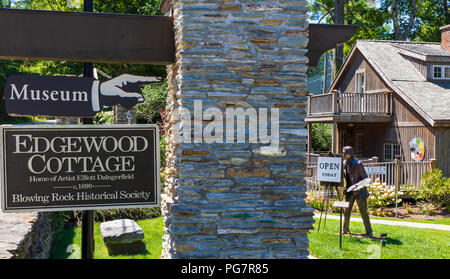 BLOWING ROCK, NC, USA,-23 Aug 2018: Edgewood Cottage, das Haus der Künstler Elliott Daingerfield, Blowing Rock historische Gesellschaft verwaltet. Stockfoto