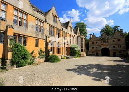 Sommer Blick auf stanway Haus und Gärten, Stanway Dorf, Gloucestershire, Cotswolds, England Stockfoto