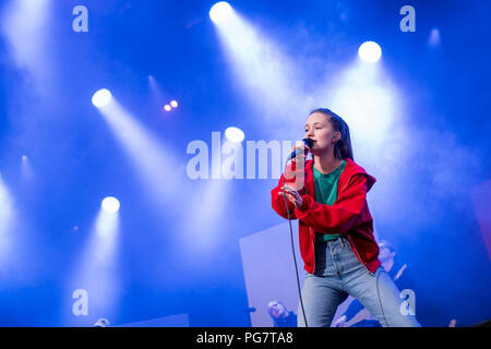 Norwegen, Bergen - 16. Juni 2018. Die norwegische Sängerin und Songwriterin Sigrid führt ein Live Konzert während der norwegischen Musik Festival Bergenfest 2018 in Bergen. (Foto: Gonzales Foto - Jarle H. Moe). Stockfoto