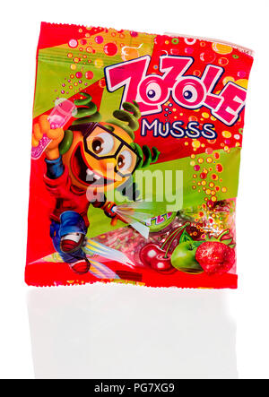 Winneconne, WI - 20. August 2018: ein Paket von Zozole Musss candy aus Polen auf einem isolierten Hintergrund Stockfoto