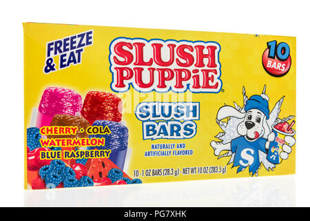 Winneconne, WI - 23. August 2018: ein Paket von Slush Puppie slush Bars auf einem isolierten Hintergrund Stockfoto