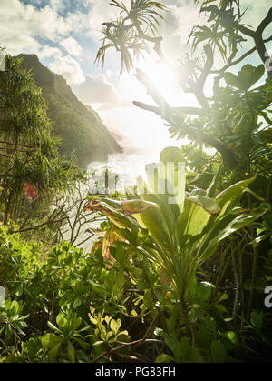 USA, Hawaii, Kauai, Sonnenuntergang an der Na Pali Küste Stockfoto