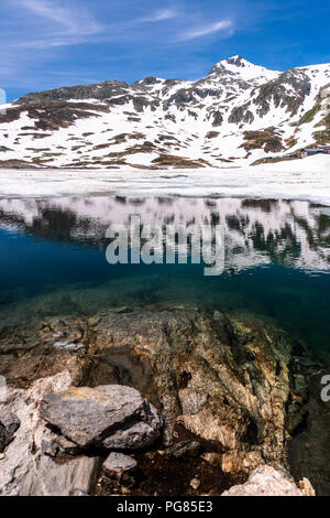 Schweiz, Wallis, Berner Alpen, See Toten Stockfoto