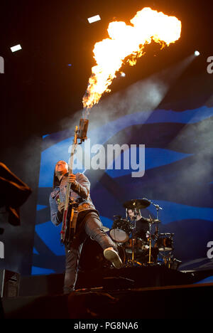 Fall Out Boy treten auf der Hauptbühne am ersten Tag beim Reading Festival 2018 auf Stockfoto