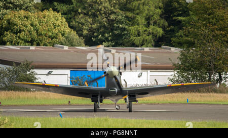 Cumbernauld, Schottland, Großbritannien. 24. Aug 2018. Spezielle Spitfire Flüge in Cumbernauld Airport, Cumbernauld, Schottland, Großbritannien - 24 August 2018 Credit: Colin Fisher/Alamy leben Nachrichten Stockfoto