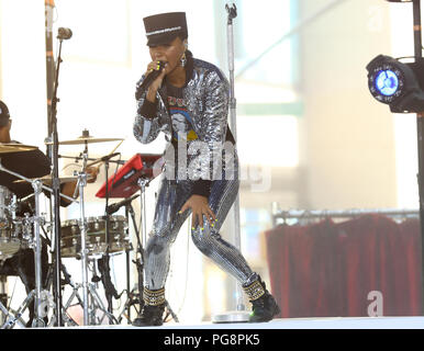 New York, USA. 24. Aug 2018. Janelle Monae führt auf der NBC Today Show als Teil der Citi Konzertreihe am 24. August 2018 in New York City Quelle: MPA/Alamy leben Nachrichten Stockfoto