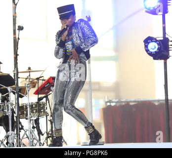 New York, USA. 24. Aug 2018. Janelle Monae führt auf der NBC Today Show als Teil der Citi Konzertreihe am 24. August 2018 in New York City Quelle: MPA/Alamy leben Nachrichten Stockfoto