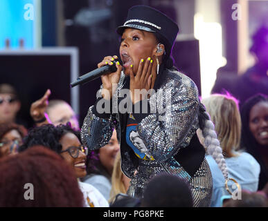 New York, USA. 24. Aug 2018. Janelle Monae führt auf der NBC Today Show als Teil der Citi Konzertreihe am 24. August 2018 in New York City Quelle: MPA/Alamy leben Nachrichten Stockfoto