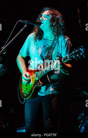 Turin, Italien. 24. August 2018. Die amerikanische Indie-Rock-Band DER KRIEG GEGEN DROGEN führt live auf der Bühne Spazio 211 während der "Heutige Festival 2018 "Credit: Rodolfo Sassano/Alamy leben Nachrichten Stockfoto