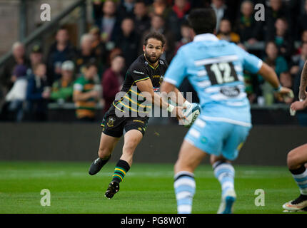 Northampton, Großbritannien. 24. August 2018. Cobus Reinach von Northampton Heiligen während der Vor Saisonbeginn freundliches Spiel zwischen Northampton Saints und Glasgow Krieger am Franklin's Gardens. Credit: atsportphoto/Alamy leben Nachrichten Stockfoto