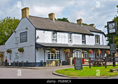 Hafenszene, Isle of Wight ist eine lokale Public House mit einer umfangreichen Speisekarte. Es liegt am Rande von Bridgend in der Nähe der Brackla Immobilien in S. Wales gelegen Stockfoto