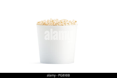 Leere weiße Popcornwanne mockup isoliert, 3D-Rendering. Klar Pop Corn Eimer mockup Fast food Vorderansicht. Papier snack eimerweise Design mock up. C Stockfoto