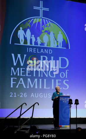 Opfer Fürsprecher Marie Collins sprach an einem Panel Event auf dem Schutz von Kindern und gefährdeten Erwachsenen an das Welttreffen der Familien an der RDS in Dublin. Stockfoto