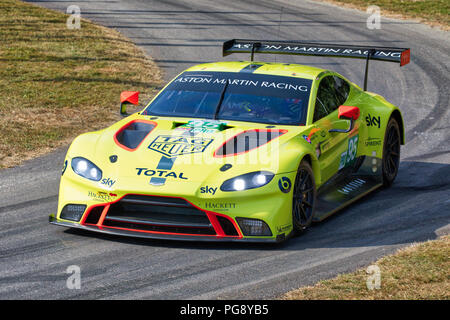 2018 Aston Martin V8 Vantage GTE Le Mans Racer mit Fahrer Nicki Thiim am Goodwood Festival 2018 von Geschwindigkeit, Sussex, UK. Stockfoto