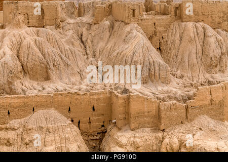 Ruinen von Tsaparang, „verlorene Stadt“, das alte Guge-Königreich in Tibet (es wird angenommen, dass es im frühen 10. Jahrhundert entstanden ist). Tibet. China. Stockfoto