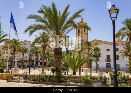 Spanische Kirche. Öffentlicher Park in Albox, kleine ländliche Stadt in Andalucía Spanien Stockfoto