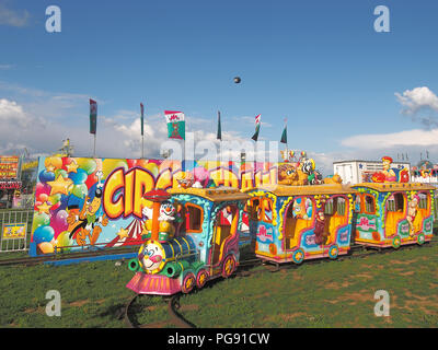 Geddes, New York, USA. August 23, 2018. Kinder mit dem Zug am westlichen Ende von der New York State Fairgrounds vor Eröffnung der New York State F Stockfoto