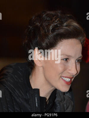 Outlander star Caitriona Balfe (spielt den Charakter von Claire Fraser), für die Sie von zwei Personen Choice Awards und zwei Saturn Awards gewonnen hat. Stockfoto