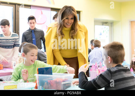 First Lady Melania Trump in Cincinnati Children's Hospital | Februar 5, 2018 Foto des Tages 6 Februar, 2018 Stockfoto