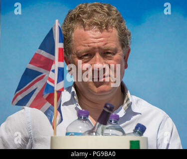 Letzte Sendung des lang andauernden BBC der täglichen Politik zeigen, College Green, Westminster, London, Großbritannien Mit: Jon Culshaw Wo: London, England, Großbritannien Wann: 24 Aug 2018 Quelle: Wheatley/WANN Stockfoto