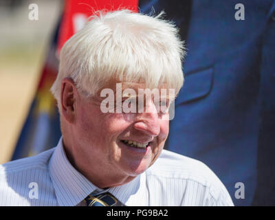 Letzte Sendung des lang andauernden BBC der täglichen Politik zeigen, College Green, Westminster, London UK bietet: Stanley Johnson Wo: London, England, Großbritannien Wann: 24 Aug 2018 Quelle: Wheatley/WANN Stockfoto