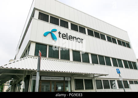 Floro, Norwegen, 24. Juli 2018: Telenor Logo angezeigt wird auf der Außenseite des Büros des Communication Service Provider in Floro. Stockfoto