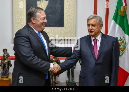 Us-Staatssekretär Michael R. Pompeo trifft mit mexikanischem Präsidenten Andres Manuel Lopez Obrador in Mexiko City, Mexiko am 13. Juli 2018. Stockfoto