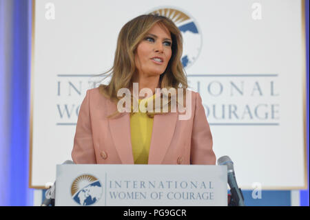 First Lady der Vereinigten Staaten Melania Trump liefert Erläuterungen Am 12. jährliche Internationale der Staatssekretär Frauen der Mut (IWOC) Preisverleihung des US-Außenministeriums, in Washington, D.C. am 23. März 2018. Stockfoto