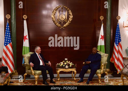 Us-Staatssekretär Rex Tillerson trifft sich mit djiboutian Präsident Ismail Omar Guelleh im Präsidentenpalast in Djibouti, Dschibuti am 9. März. 2018. Stockfoto