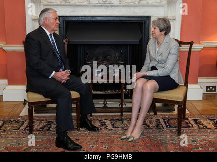 Us-Staatssekretär Rex Tillerson trifft sich mit britischen Premierminister Theresa May bei Nummer 10 Downing Street in London, Vereinigtes Königreich, am 22. Januar 2018. Stockfoto