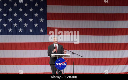 NASA-Administrator Jim Bridenstine gibt Erläuterungen während einer NASA-Veranstaltung bei der Bekanntgabe der Astronauten zugeordnet Crew die erste Flugversuche und Missionen der Boeing CST-100 Starliner und SpaceX Crew Dragon, Freitag, 12.08.3, 2018 im Johnson Space Center der NASA in Houston, Texas. Stockfoto