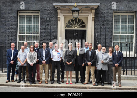 Premierminister Theresa können Hosts einen Empfang für die Thailändische Botschafterin, Kittiphong Na Ranong und die britische Taucher, die in der Rettung von elf Jungen und ihre Fußball-Trainer aus einer Hoehle in Thailand unterstützt. Alle Jungs und die Trainer waren nach einem 2-wöchigen Tortur gespeichert. Mit: Atmosphäre, Wo: London, England, Großbritannien Wann: 24 Aug 2018 Quelle: Wheatley/WANN Stockfoto