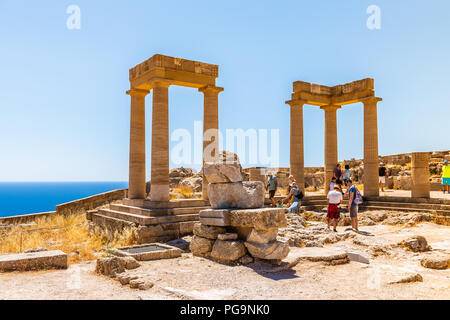 RHODES, Griechenland - 14. Mai 2018: Ruinen des antiken Tempels. Lindos. Die Insel Rhodos. Griechenland Stockfoto