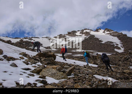 Trekking auf dem epischen Höhen von Alay route, Alay, Kirgistan Stockfoto