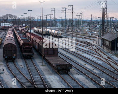 Zug Eisenbahn Infrastruktur, Güter- und Personentransport system Stockfoto