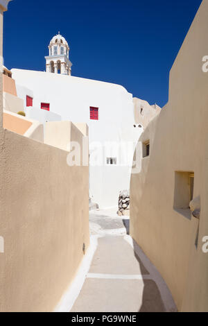 Das Dorf Emborio auf Santorini verfügt über mehrere schöne Straßen nur zu Fuß erreichbar ist. Stockfoto