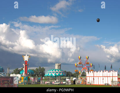 Geddes, New York, USA. August 23, 2018. Landschaft der westlichen Ende der Teil der Midway an der New York State Fair Stockfoto