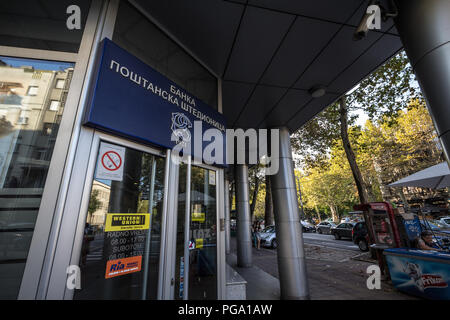 Belgrad, SERBIEN - 21. AUGUST 2018: Banka Postanska Stedionica Logo auf der Hausbank für die Innenstadt von Belgrad. Banka Postanska Stedionica ist einer der Ma Stockfoto