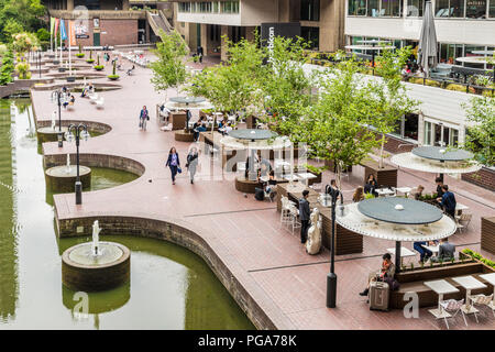 Eine typische Ansicht im Barbican Centre in London Stockfoto