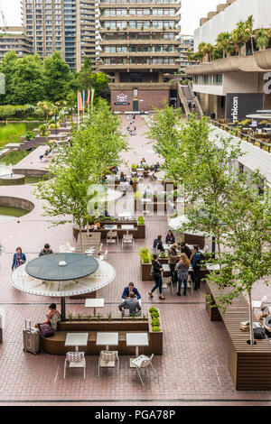 Eine typische Ansicht im Barbican Centre in London Stockfoto