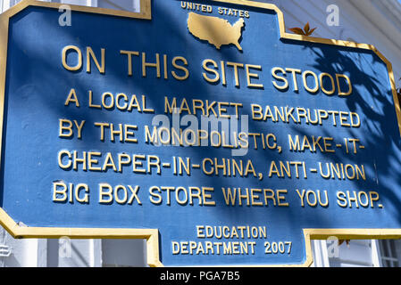 Alternative Zeichen beklagen den Verlust eines lokalen Marktes, Woodstock, New York, USA Stockfoto