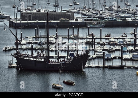 Carabela Pinta, von Martín Alonso Pinzón, in Cambados, Pontevedra, Galicien, Spanien, Europa angedockt. Stockfoto