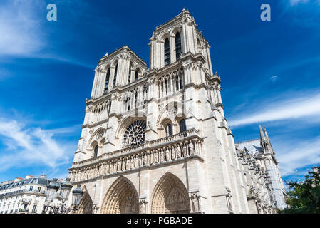 Paris, Frankreich, 23. Juni 2018: Parvis Notre-Dame-Jean-Paul-II Platz in Paris, Frankreich. Stockfoto