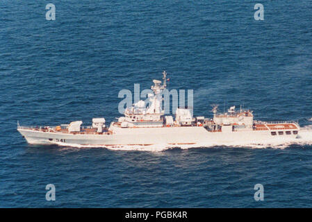 Antenne Anschluss Strahl Ansicht der chinesischen Marine Jiangwei Klasse Lenkwaffenfregatte Huaibei (F-541). Stockfoto